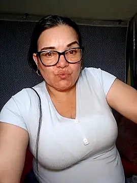 Snapshot of Zuleyka_69 chatting on April 10, 2026, 2:28 am Zuleyka 69 online show from April 10, 2026, 2:28 am