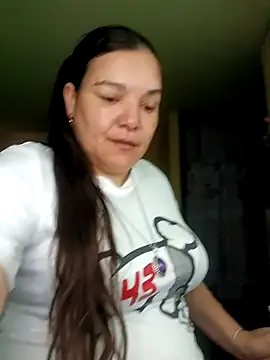Snapshot of Zuleyka_69 chatting on May 6, 2026, 10:09 am Zuleyka 69 online show from May 6, 2026, 10:09 am