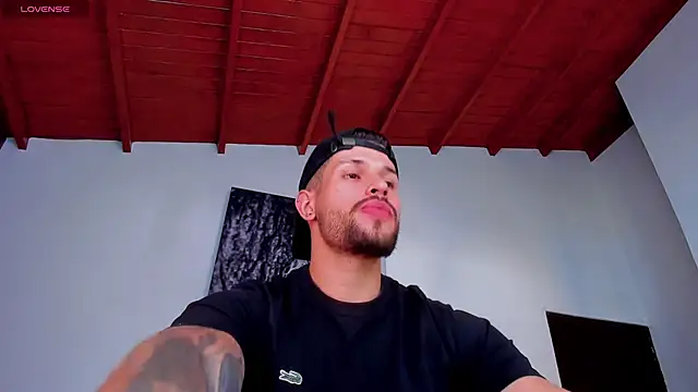 Santos ramirez1 online show from April 12, 2026, 2:44 pm