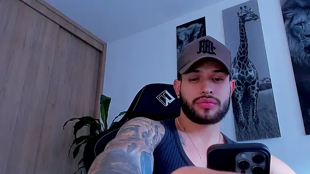 Snapshot of Santos_ramirez1 chatting on July 20, 2026, 2:41 pm Santos ramirez1 online show from July 20, 2026, 2:41 pm