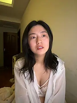 Snapshot of Olivia_PINK0322 chatting on April 21, 2026, 12:11 pm Olivia PINK0322 online show from April 21, 2026, 12:11 pm