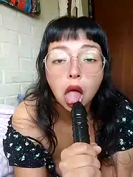 LisaMargo online show from April 27, 2026, 2:26 pm