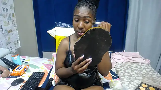 Candylips22 online show from June 11, 2026, 7:12 pm