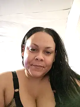 TeeTeeKitching online show from April 2, 2026, 12:41 am