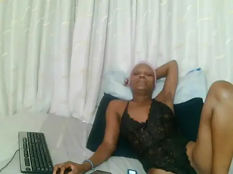 Snapshot of SexySlimMelanin7 chatting on April 5, 2026, 8:17 pm SexySlimMelanin7 online show from April 5, 2026, 8:17 pm