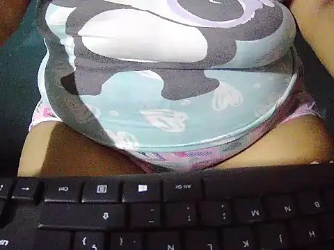 Snapshot of Curvy_rosse chatting on March 27, 2026, 8:52 pm Curvy rosse online show from March 27, 2026, 8:52 pm