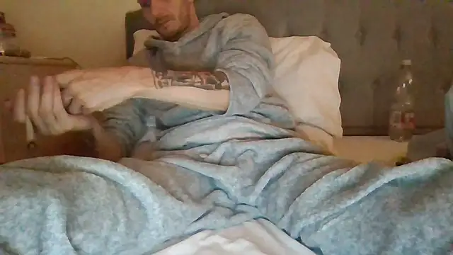 Snapshot of feetlovrr94 chatting on March 26, 2026, 1:22 am feetlovrr94 online show from March 26, 2026, 1:22 am