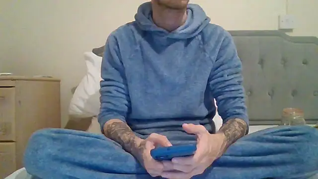 Snapshot of feetlovrr94 chatting on March 27, 2026, 9:03 pm feetlovrr94 online show from March 27, 2026, 9:03 pm