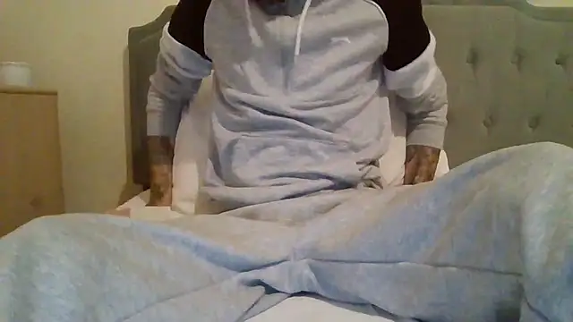 Snapshot of feetlovrr94 chatting on April 11, 2026, 10:25 pm feetlovrr94 online show from April 11, 2026, 10:25 pm