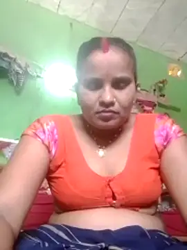 Shivani09900 online show from May 26, 2026, 4:08 am