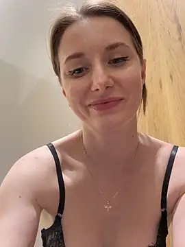 FReyja 44 online show from April 3, 2026, 10:57 am