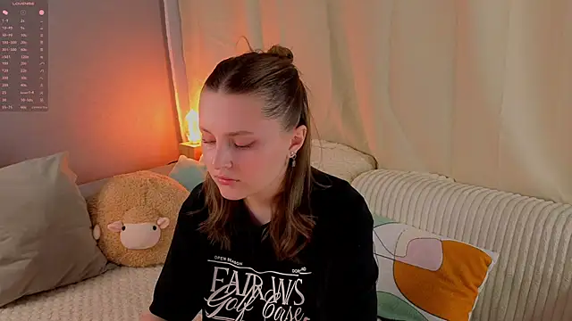 LorriMonz online show from June 12, 2026, 1:48 am