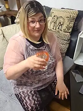 xXLunaBlissXx online show from June 12, 2026, 8:41 pm