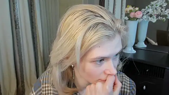 CarleySuski online show from March 24, 2026, 6:40 am