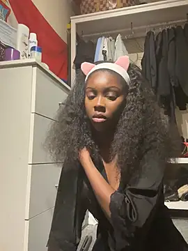 k ashantixx online show from April 8, 2026, 8:09 pm