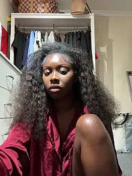 k ashantixx online show from April 12, 2026, 9:42 pm