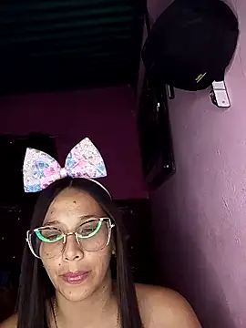 Snapshot of Arielybambi chatting on March 24, 2026, 1:43 am Arielybambi online show from March 24, 2026, 1:43 am