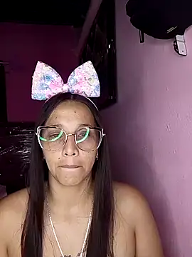 Snapshot of Arielybambi chatting on March 24, 2026, 2:55 pm Arielybambi online show from March 24, 2026, 2:55 pm