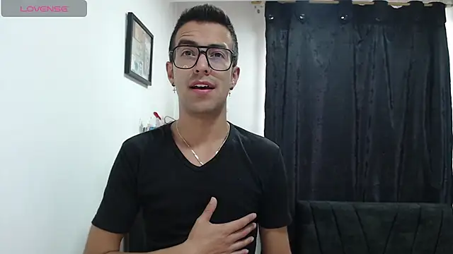 Snapshot of Demian-vall chatting on March 26, 2026, 12:00 pm Demian-vall online show from March 26, 2026, 12:00 pm