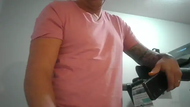 Snapshot of Cutecamboy4you chatting on March 24, 2026, 2:00 pm Cutecamboy4you online show from March 24, 2026, 2:00 pm