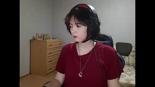 ShaynaLinley online show from May 16, 2026, 10:41 pm
