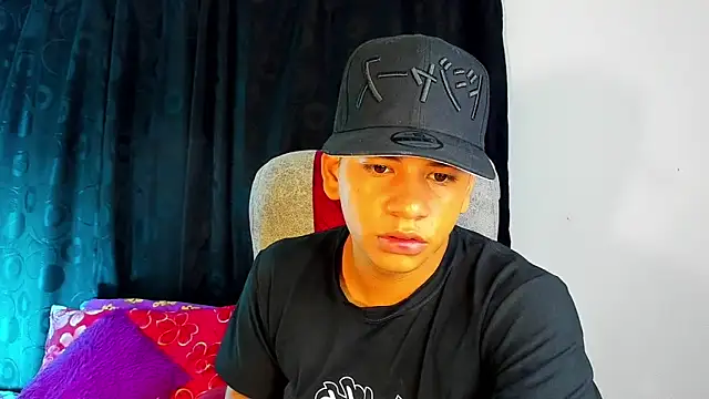 Aless bigg online show from April 11, 2026, 8:18 am