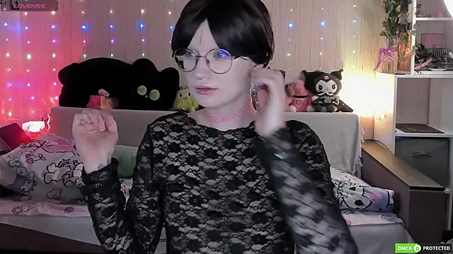 JulietFisher online show from May 14, 2026, 3:24 am