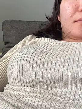 Molly242424- online show from March 25, 2026, 1:17 pm