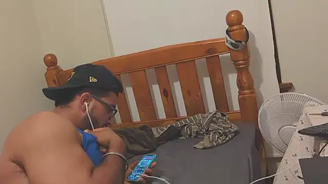 robin103666 online show from March 26, 2026, 11:05 am