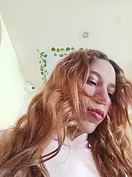 ValerieWoodsl online show from May 18, 2026, 6:36 pm