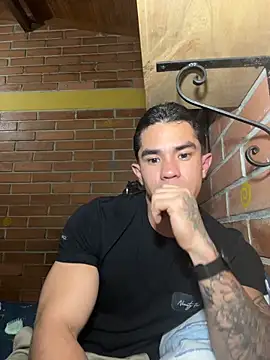 Snapshot of Noe_Blake chatting on April 5, 2026, 3:26 am Noe Blake online show from April 5, 2026, 3:26 am