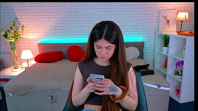 Snapshot of SunnyBloss chatting on May 6, 2026, 1:38 pm SunnyBloss online show from May 6, 2026, 1:38 pm