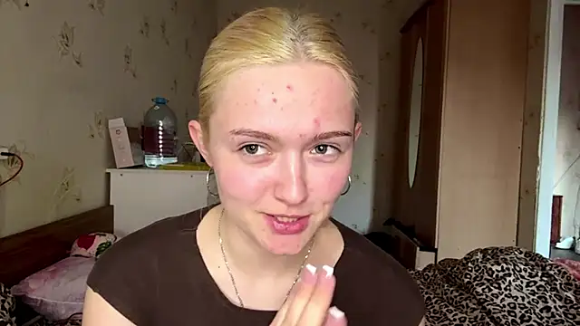 Sophia Blonde online show from April 8, 2026, 2:28 pm
