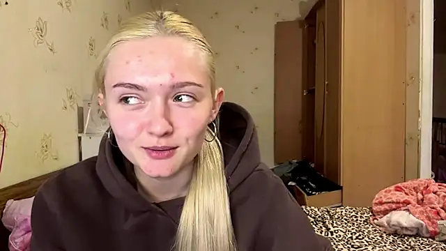 Sophia Blonde online show from April 10, 2026, 3:17 pm