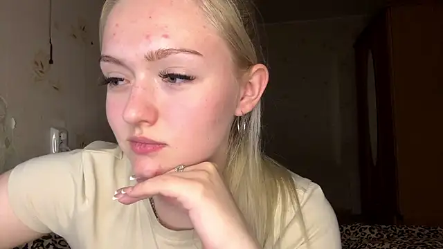 Sophia Blonde online show from April 20, 2026, 3:26 pm