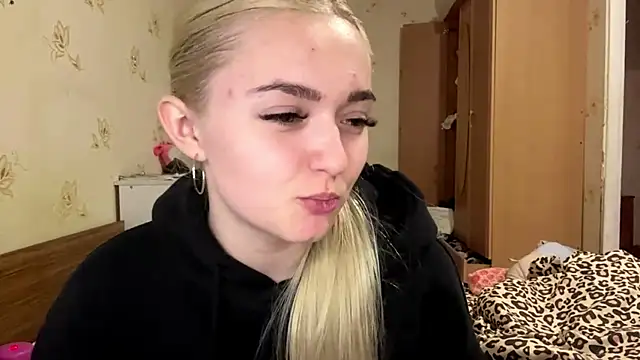 Sophia Blonde online show from April 24, 2026, 4:42 pm