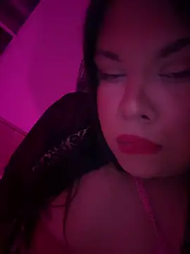 Snapshot of NicoleBBigAss chatting on May 20, 2026, 11:33 pm NicoleBBigAss online show from May 20, 2026, 11:33 pm