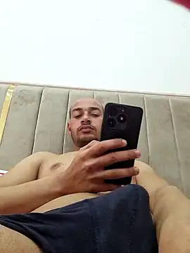 Snapshot of QueueedActivist chatting on March 29, 2026, 5:24 pm QueueedActivist online show from March 29, 2026, 5:24 pm