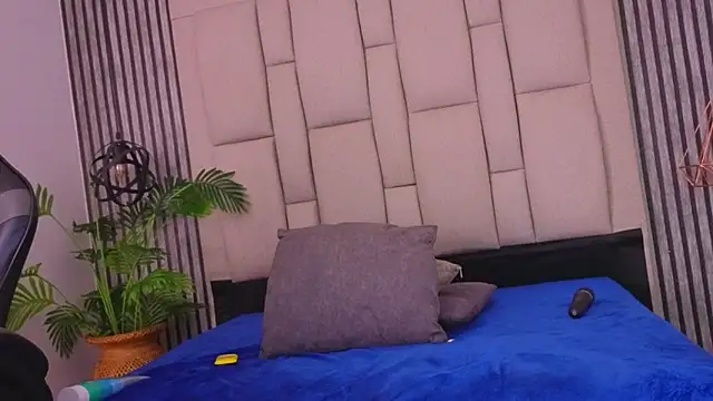 karamoss online show from April 21, 2026, 1:42 am