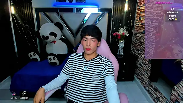 IsaacNovaa online show from March 26, 2026, 1:06 pm