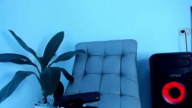 DakotaStills  online show from March 30, 2026, 2:18 pm