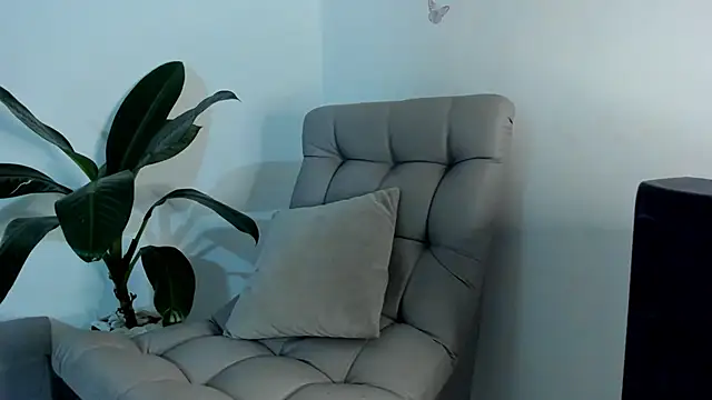 DakotaStills  online show from April 11, 2026, 10:41 am