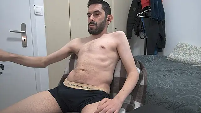 chris anag96 online show from April 17, 2026, 9:51 pm