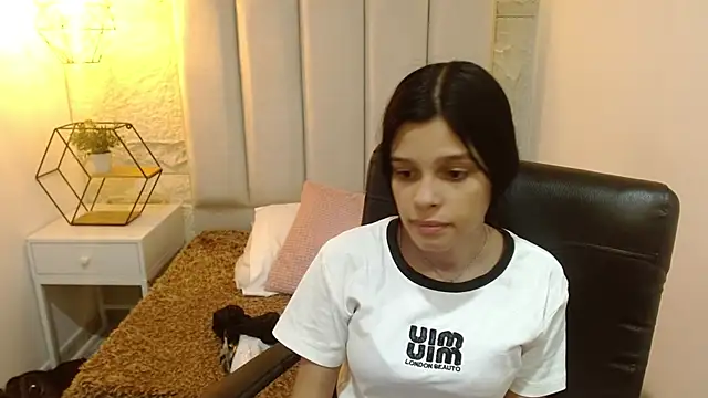 mia velvetk online show from April 9, 2026, 7:41 pm