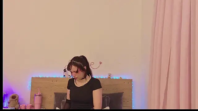 Snapshot of Sweet_Alice_S chatting on May 8, 2026, 9:03 am Sweet Alice S online show from May 8, 2026, 9:03 am