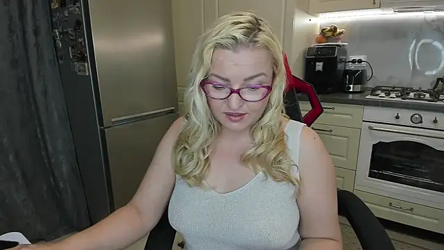 secr3tmistress online show from April 18, 2026, 5:17 pm
