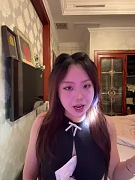 thelittlexx online show from April 12, 2026, 12:21 pm