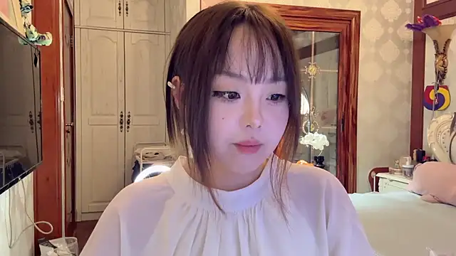thelittlexx online show from June 11, 2026, 7:39 am
