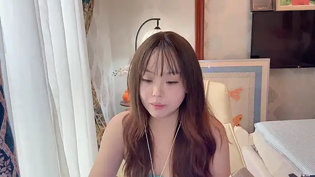 thelittlexx online show from June 17, 2026, 8:06 am