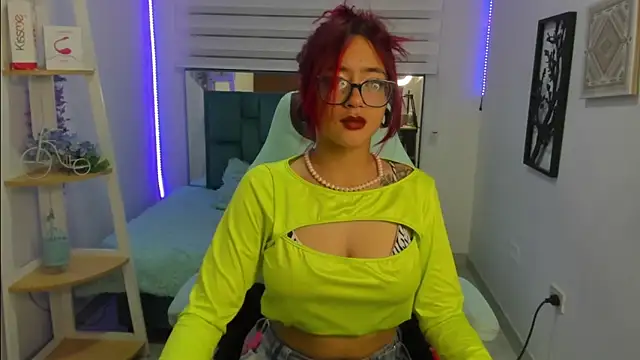 Sara Red X online show from June 22, 2026, 3:25 am
